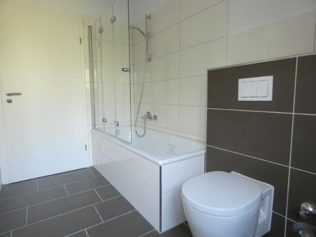 Modern und großzügig! 2 Zi DG Wohnung mit große Wohnküche sucht einen neuen Bewohner