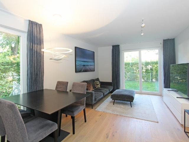 Modern und hochwertig möbliert. 2 Zi Business Apt mit kleinem Garten. Harlaching Säbenerstraße