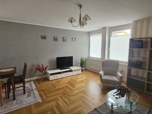 Modern und komplett ausgestattete sowie zentrumsnahe 3 Zimmer Wohnung in Hannover, Hannover Amsterdam Apartments for Rent