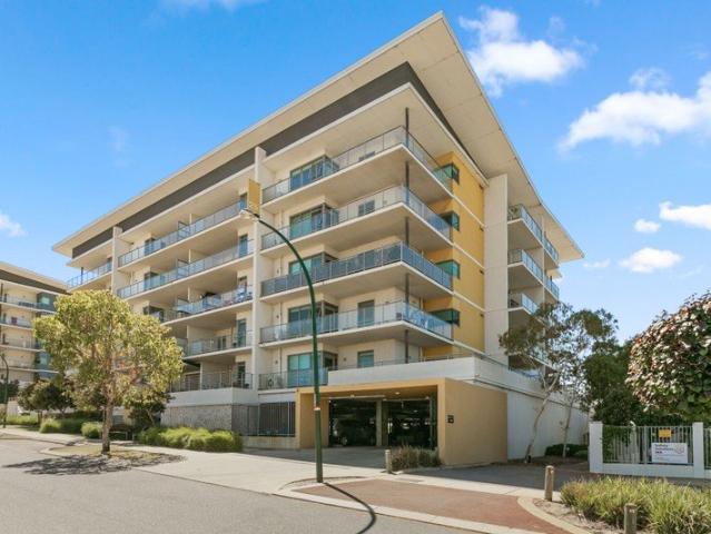 MODERN UNFURNISHED APARTMENT STYLE LIVING WITH ENORMOUS BALCONY SPACE