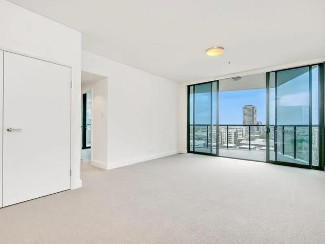 Modern Unfurnished Apartment with Riverside Lifestyle