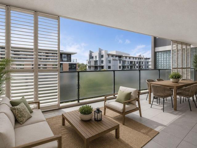 Modern unit with Oversized Balcony