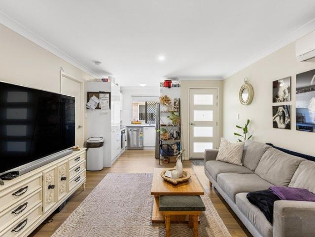 Modern Unit, Convenient Location