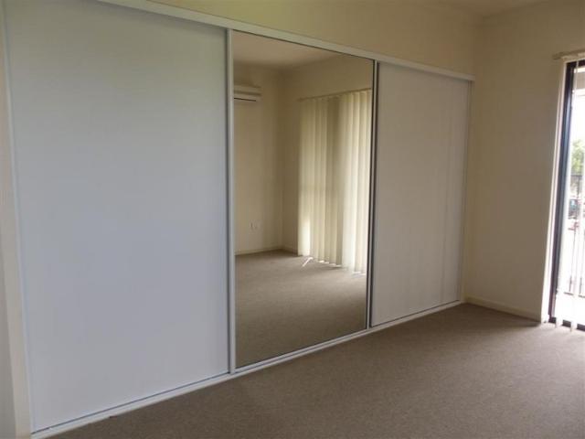Modern unit close to bowen's cbd great for first time buyers