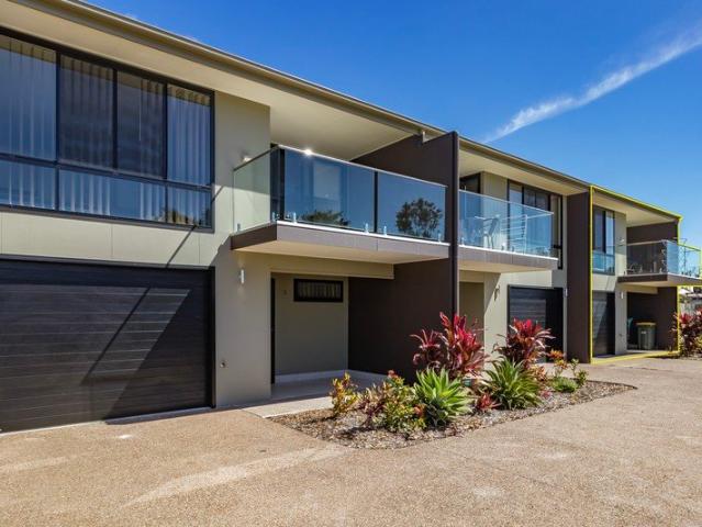 MODERN UNIT CLOSE TO SCHOOLS