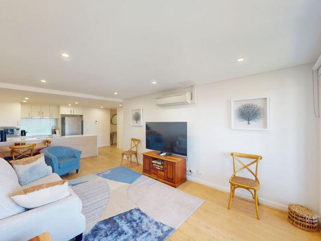 Modern Unit Close to Shoal Bay Beach!