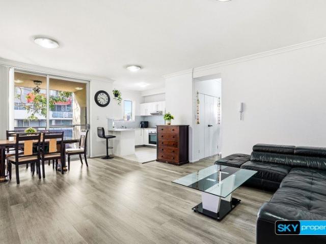 MODERN UNIT GREAT LOCATION