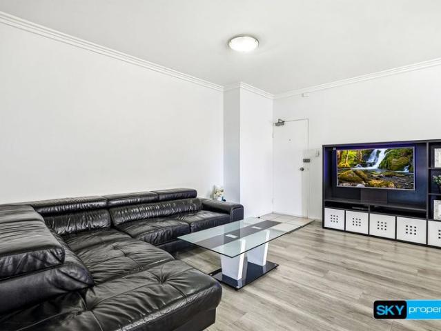 MODERN UNIT GREAT LOCATION