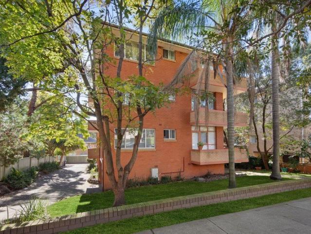Modern Unit in the Heart of Mortdale