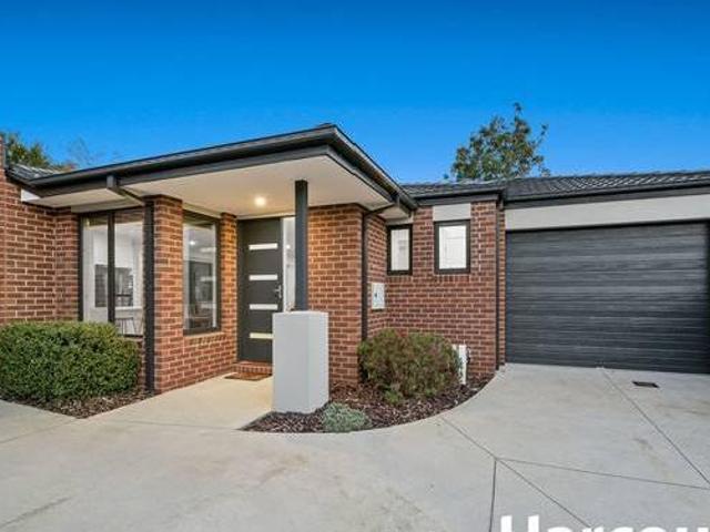 Modern Unit in a Superb Location