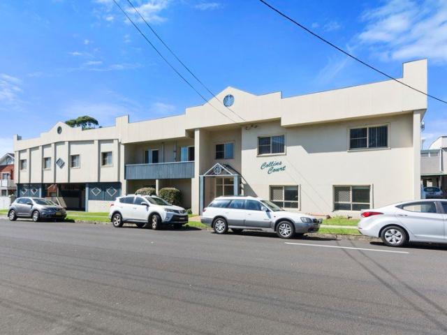 Modern Unit in Convenient location