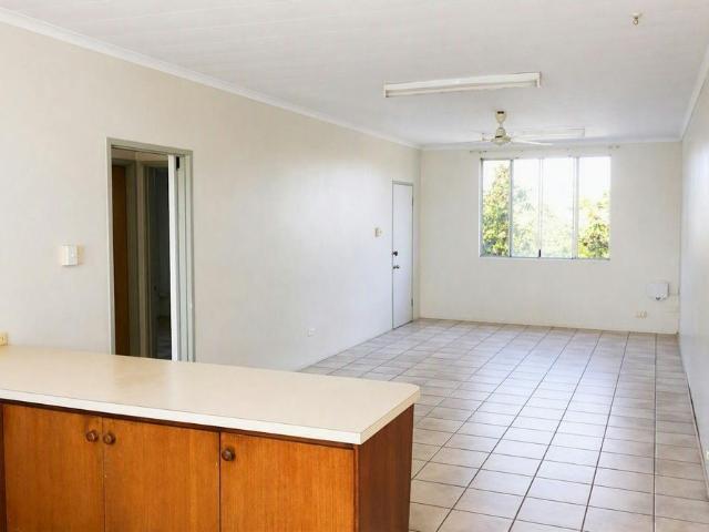 MODERN UNIT IN CONVENIENT STUART PARK LOCATION