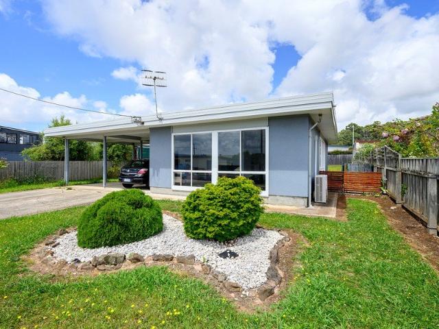 MODERN UNIT IN POPULAR SOMERSET
