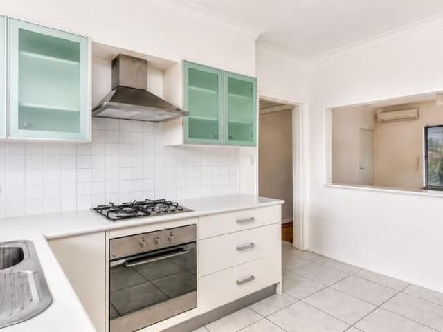 Modern unit in Plympton