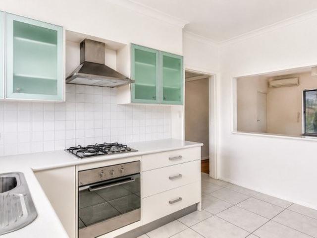 Modern unit in Plympton