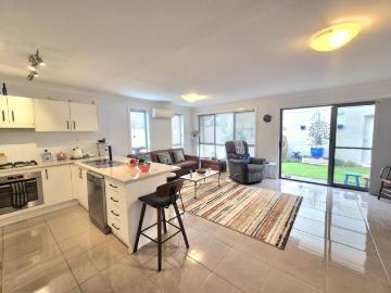 Cullinga, Victoria - Balcony, Parking, Equipped kitchen