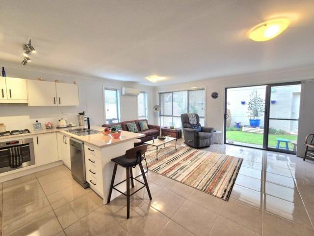 MODERN UNIT IN PRIME LOCATION