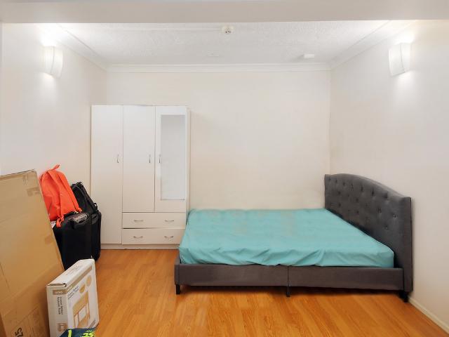 Modern unit in prime location