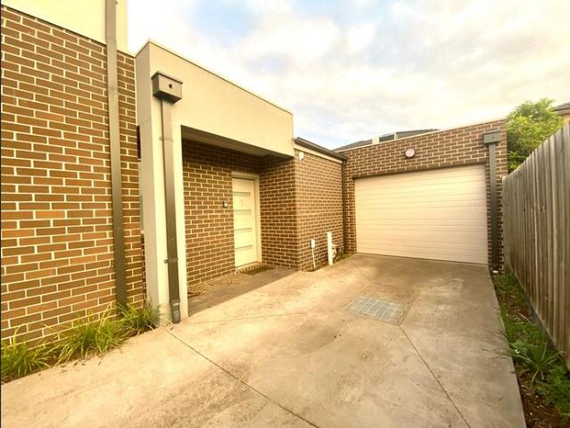 Modern unit in prime location!