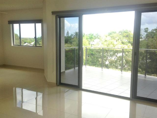 MODERN UNIT LIVING IN A CONVENIENT DRIVER LOCATION