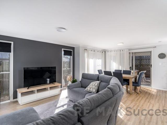Modern Unit Living in Glenvale Location