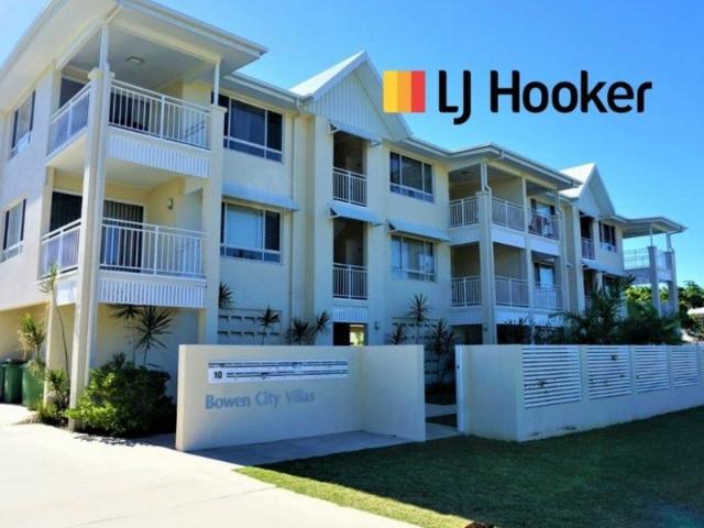 Modern Unit located in Town