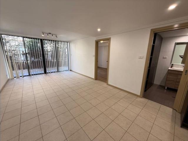 Modern Unit On The Ground Floor!