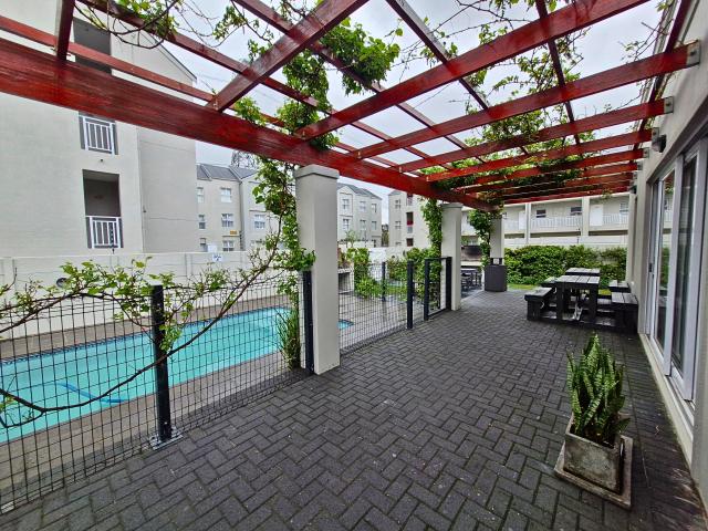 Modern & Ultra Secure 2 Bedroom Apartments in Papegaaiberg Estate, Haasendal