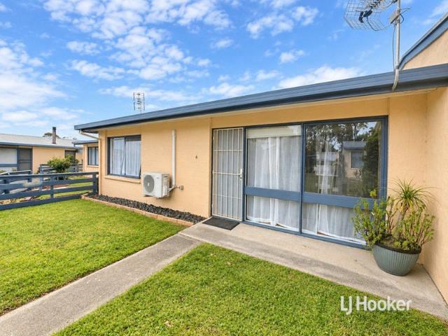 MODERN, UPDATED LIVING IN A CONVENIENT CENTRAL LOCATION