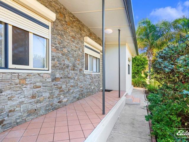 MODERN UPDATES, DREAM SHED, GREAT LOCATION