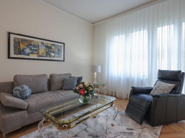 Modern, upscale furnished 3 room apartment in the top location of city near Roseneck, Berlin Amsterdam Apartments for Rent