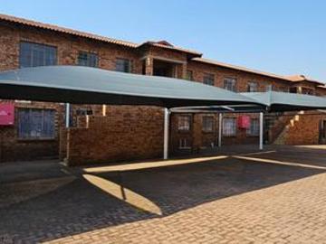 modern upstairs 2 bedroom townhouse.