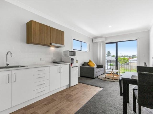 MODERN UPSTAIRS FURNISHED STUDIO!