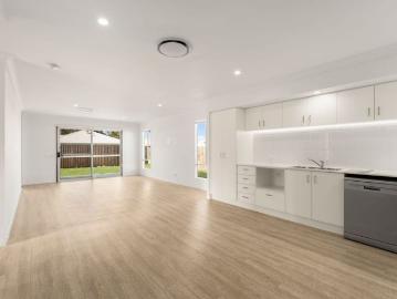 Modern & Versatile Home with Multiple Ensuites 6 Month lease only