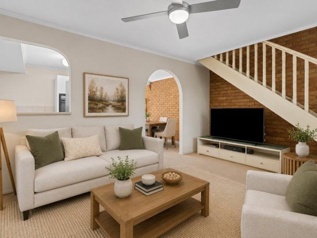 Modern Villa Living A Private Retreat In A Prime Runcorn Location!
