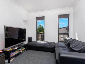 Modern Villa Living in a Convenient Bowenfels Location