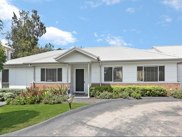 Modern Villa Living in a Convenient Location