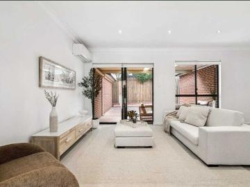 Modern Villa Living with Double Lock Up Garage in a Convenient Location