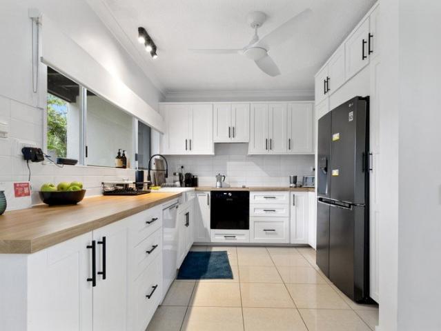 Modern Villa Living with Mirage Golf Course Vistas