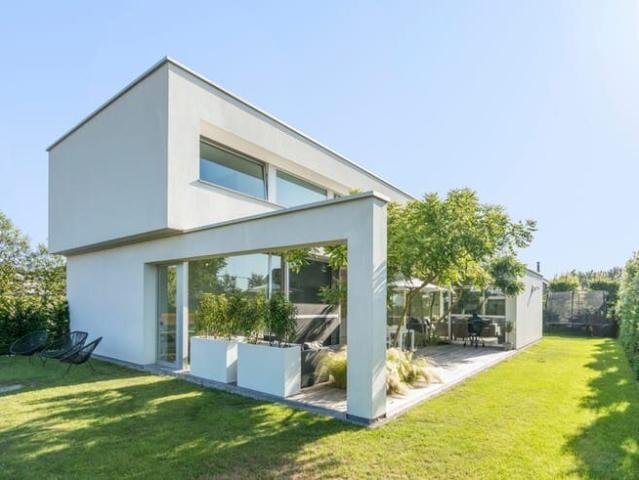 Modern villa with 3 bedrooms