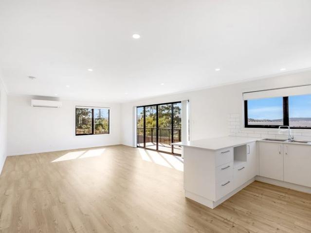 Modern Villa with Water Views in the Heart of Margate