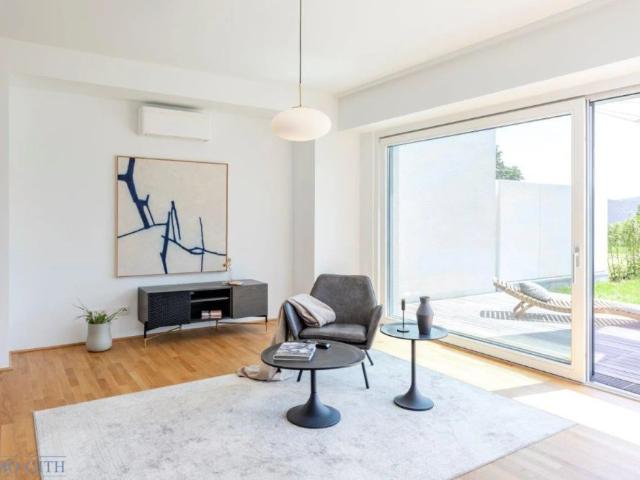 MODERN VILLA WITHIN A VILLA ENSEMBLE – LAREN LIVING – WITH UNIQUE FAR REACHING VIEWS IN GIESSHÜBL