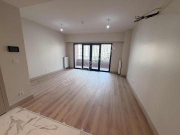 Modern Yaka Tek Yetkili Kiralama Ofisinden 2+1 Kiralık my379
