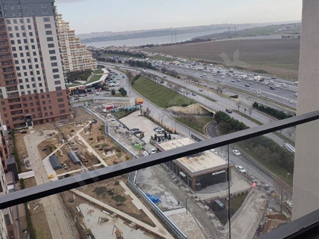 MODERN YAKADA BORÇSUZ GÖL MANZARALI