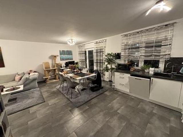 MODERN, ZENTRAL, NEUWERTIG, KÜCHE UND PARKPLATZ