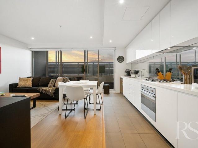 Fully Furnished Modern Two Bedroom Apartment!