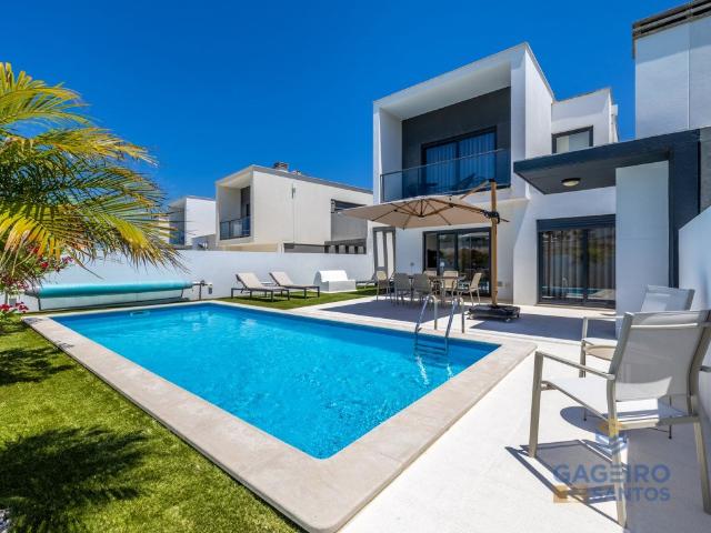 Moderna moradia T3 com piscina privativa 114m² Tornada e Salir do Porto
