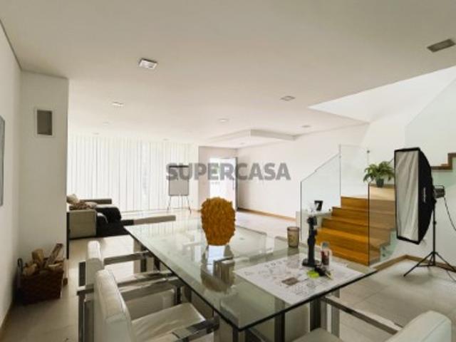 Moderna Moradia T4 Aveiro