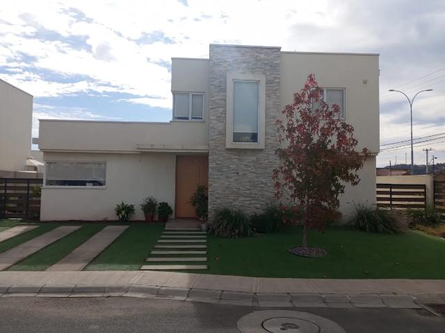Moderna Amplia En Condominio 4d 3b 2estac