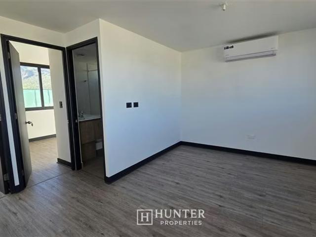 Moderna Casa 3D 3B Condominio con Gran Jardín orte, Chicureo | 3 dormitorios por 8090.00 en Colina